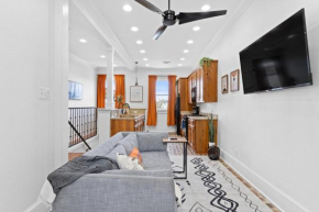 Sophisticated Salcedo Mid-city Living Balcony
